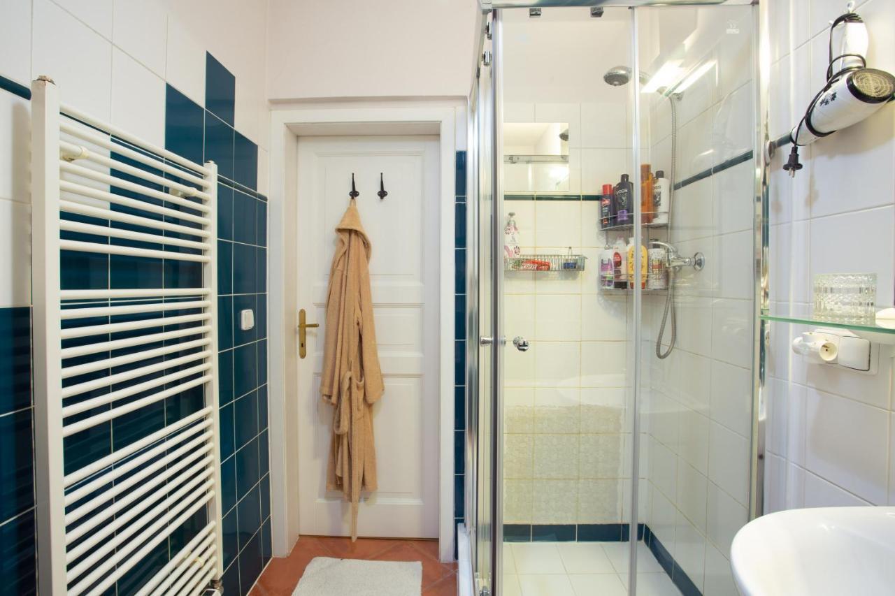 Victoria Design - Rehorova * Praag